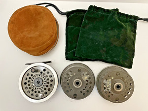 Scientific Anglers 3M System One 789 Fly Reel: two spare Spools / Pouch & bags