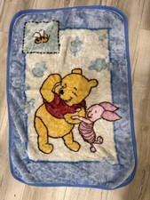 VTG Disney Winnie the Pooh  Piglet Bee Leaves Blue Trim Baby Blanket