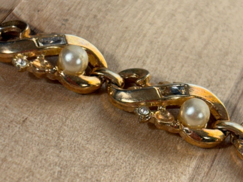 Vintage Trifari Pat Pend Rhinestone Baguette Link Bracelet, Gold Tone, 7" - Picture 12 of 13