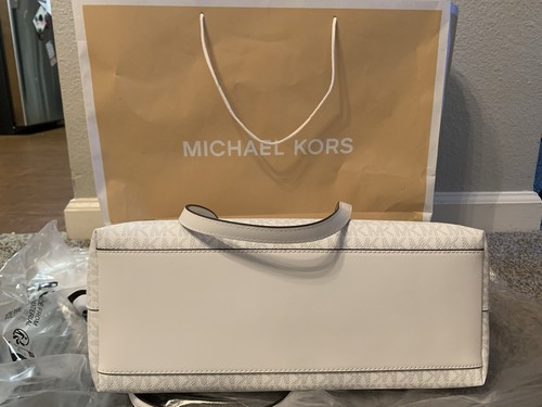 Michael Kors Sheila Large Shoulder Tote Bag Optic White NEW W/RECEIPT/GIFT BAG - Picture 5 of 9