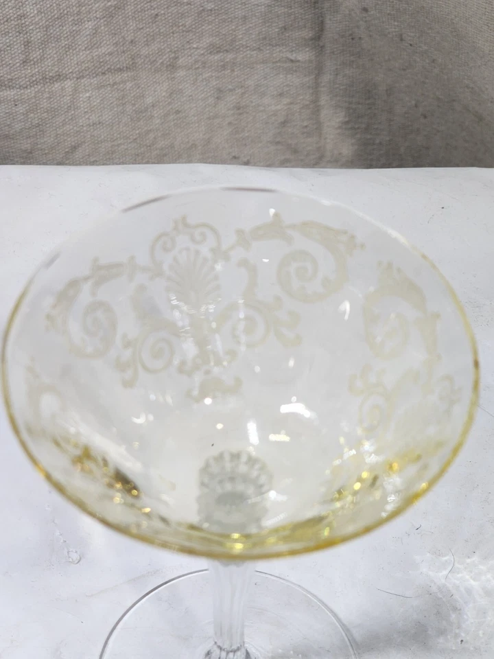 Vintage Fostoria Versailles Topaz Small Cordial Glass 5.25"  x 3.25" - Image 3 of 4