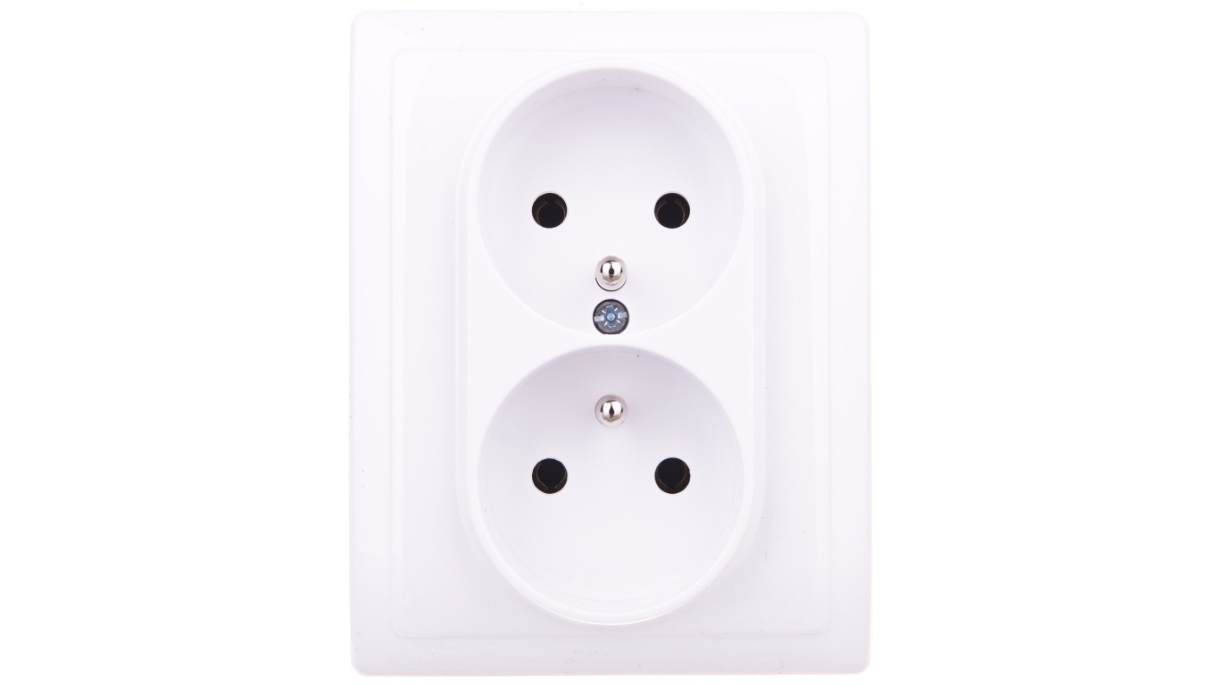 KOS66 Double Socket with/u Complete White 660436