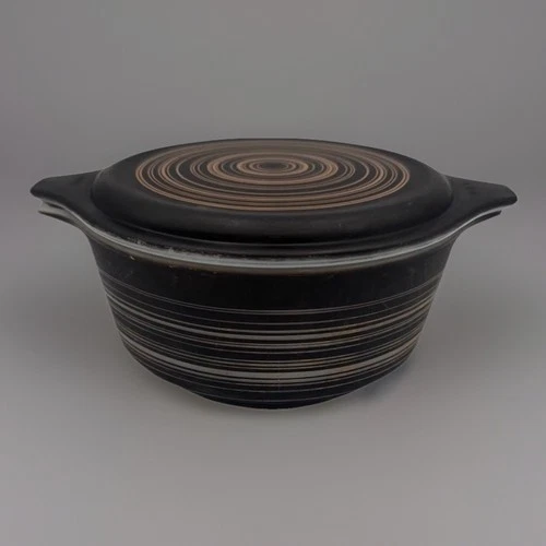 VTG Pyrex Terra Black Brown 1.5 Pt  Cinderella Bowl W/Lid #472 HTF Rare