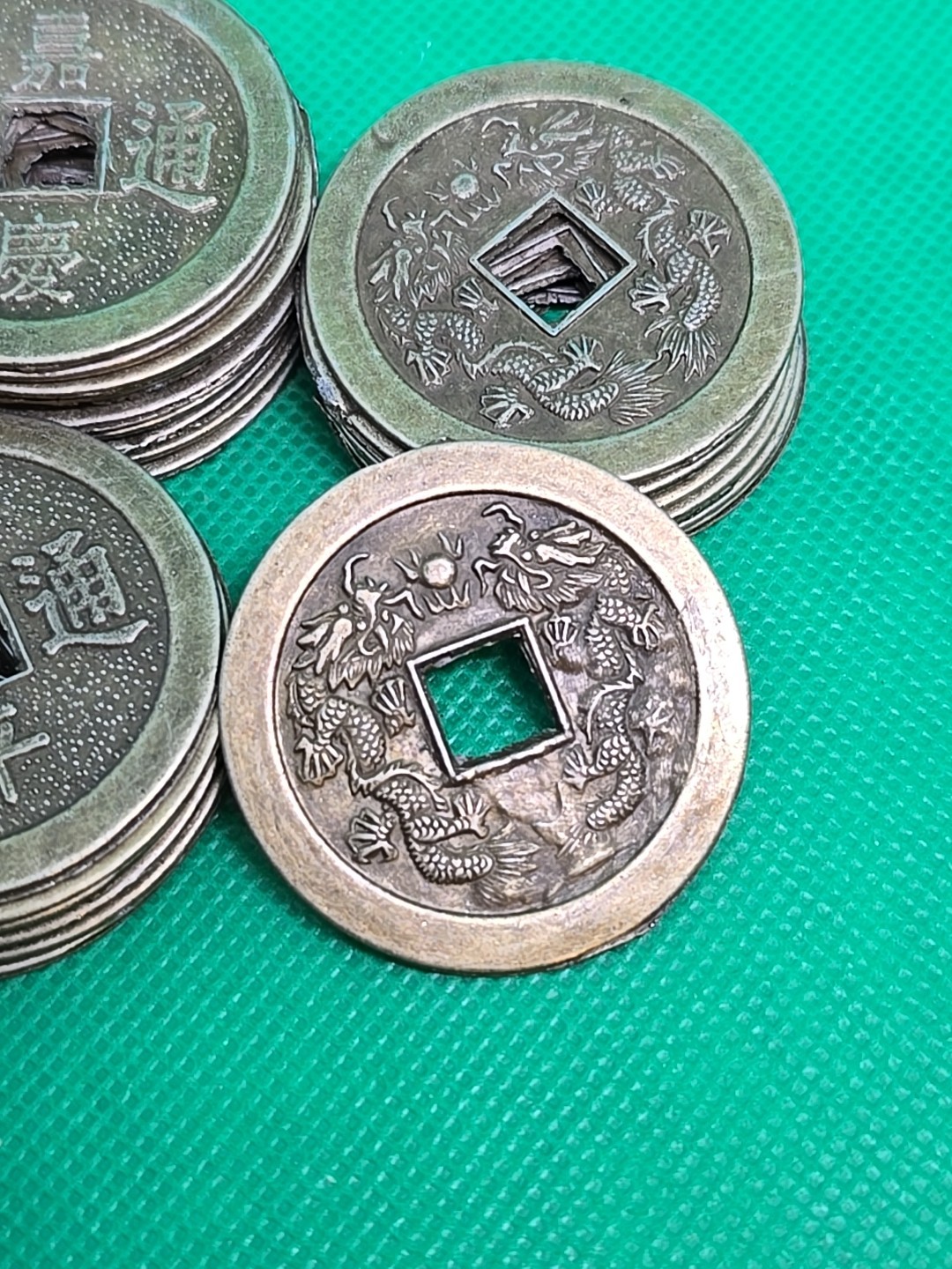 Large Chinese Money Good Luck Fortune Coin 40mm Feng Shui Craft Grid Keep Gift