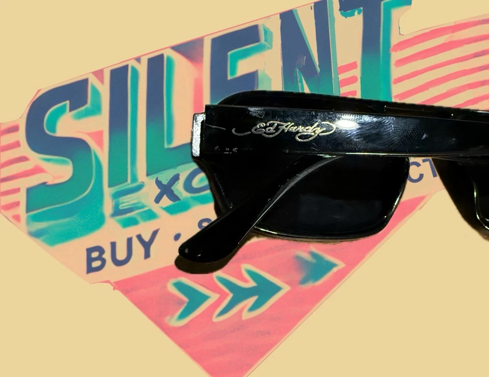 Gafas de sol Ed Hardy negras con espejo reflectante con escudo blanco Foto 4 de 4