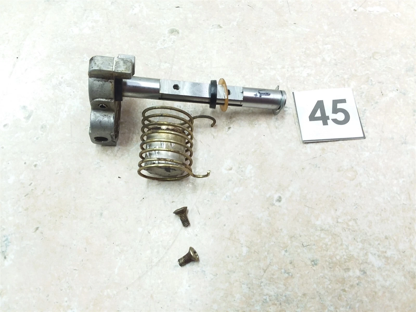 Suzuki GS850 Carburetor Right Outside Throttle Shaft 1980 1981 #45 UO AP-403