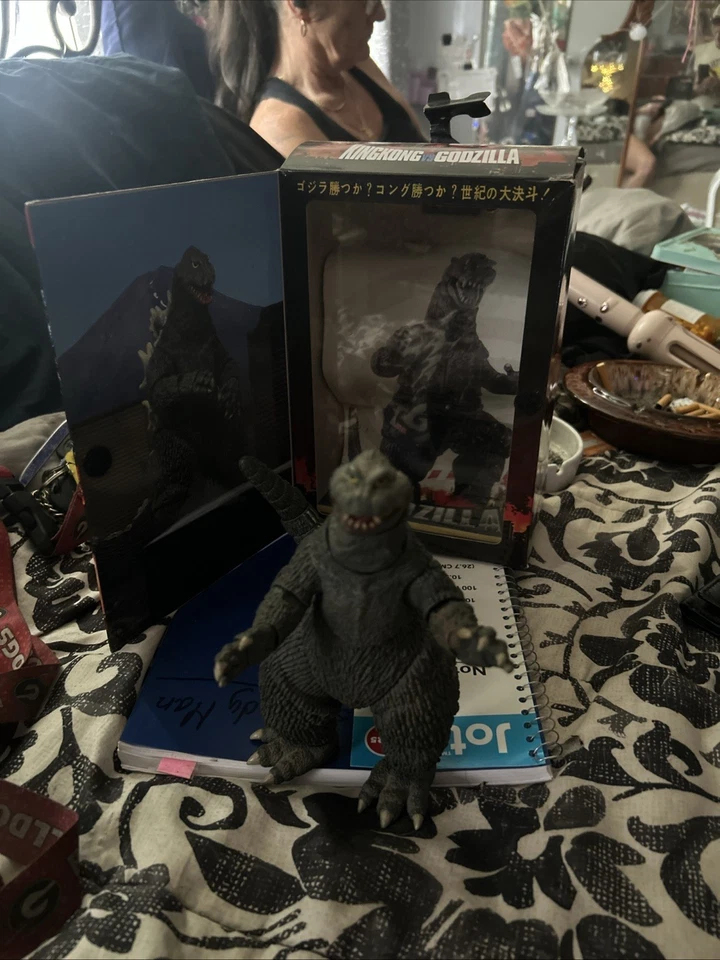 Ncea  Godzilla 1962 "Godzilla Vs. King Kong"  - Image 4 of 4