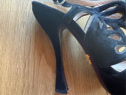 Beautiful and RARE Prada cut-out heels! 36 - Picture 3 of 11