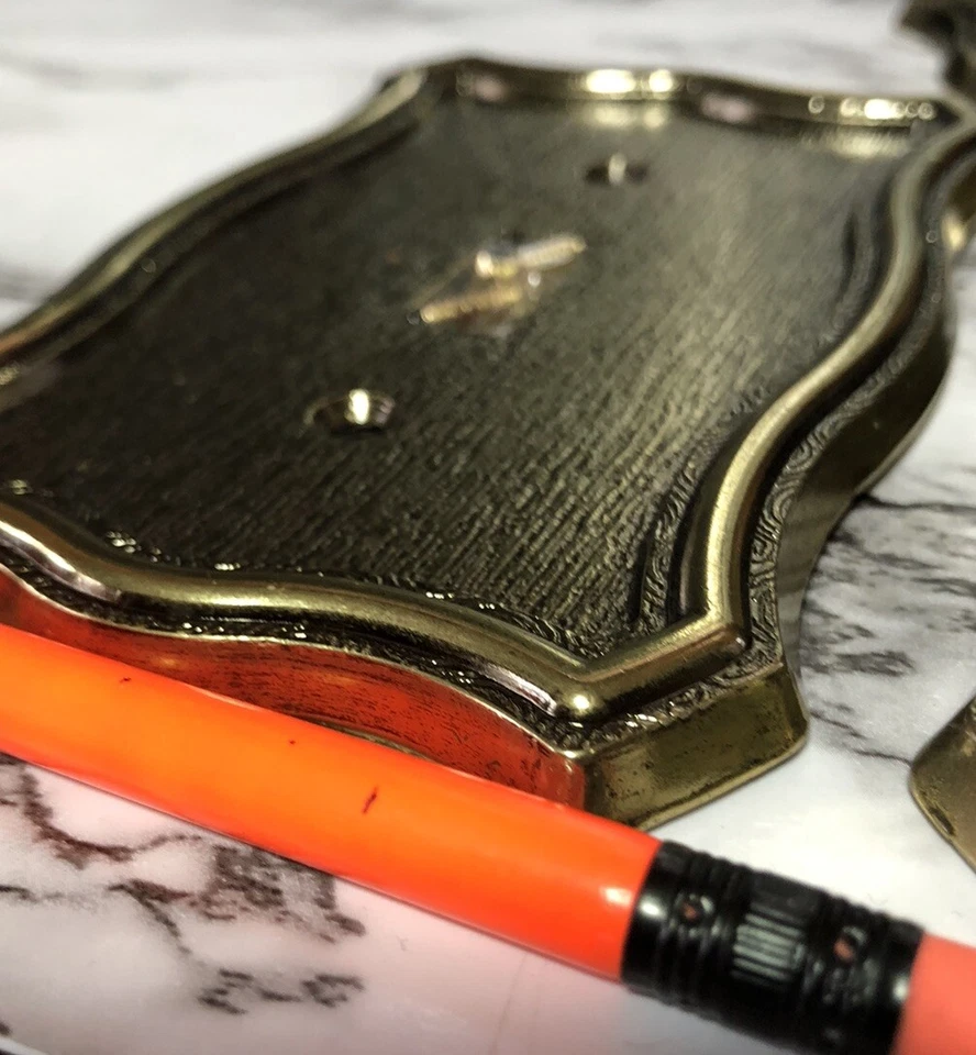 Hermosas cubiertas de salida de placa de interruptor de acero de metal macizo bronce oro 3D de 6 piezas Foto 3 de 3