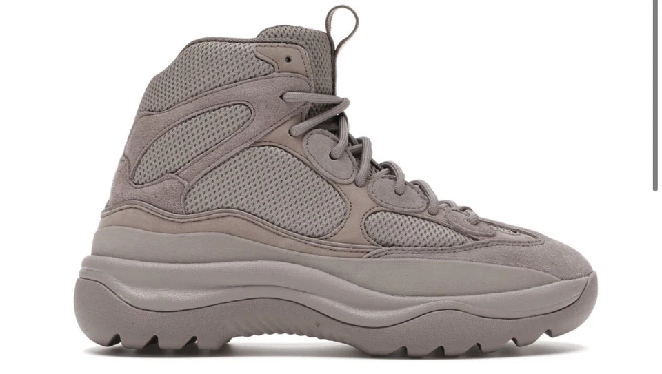 Bota Yeezy Temporada 7 Desert Talla 5W (Color-CINDER) Sin Caja (Nueva) Foto 3 de 4