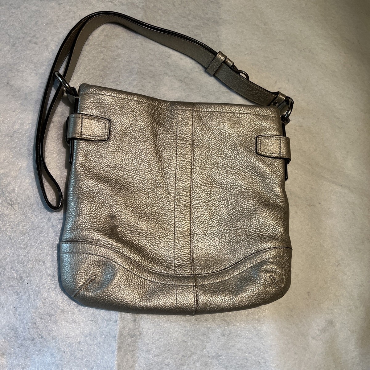 Coach Chain Duffle F19722 Pebbled Leather Crossbody Shoulder Coach Chain Duffle F19722 Pebbled Leather Crossbody Shoulder