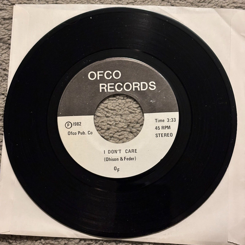 "I Don't Care" (Ohison & Feder) recorded by OF. 45 rpm record. NM. - 第 1/2 張圖片