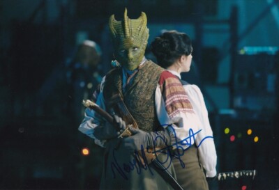 NEVE MCINTOSH signed Autogramm 20x30cm DOCTOR WHO in Person autograph COA