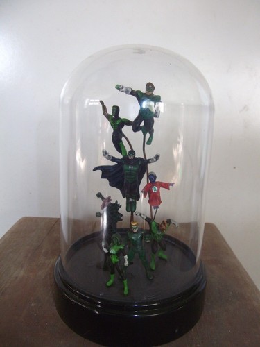 DC/MARVEL SUPERDOMES (collectible art-displays of super-heroes/rogues galleries) - Picture 8 of 24