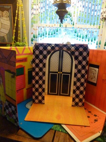VINTAGE MATTEL BARBIE FAMILY HOUSE W/FURNITURE & DOLLS