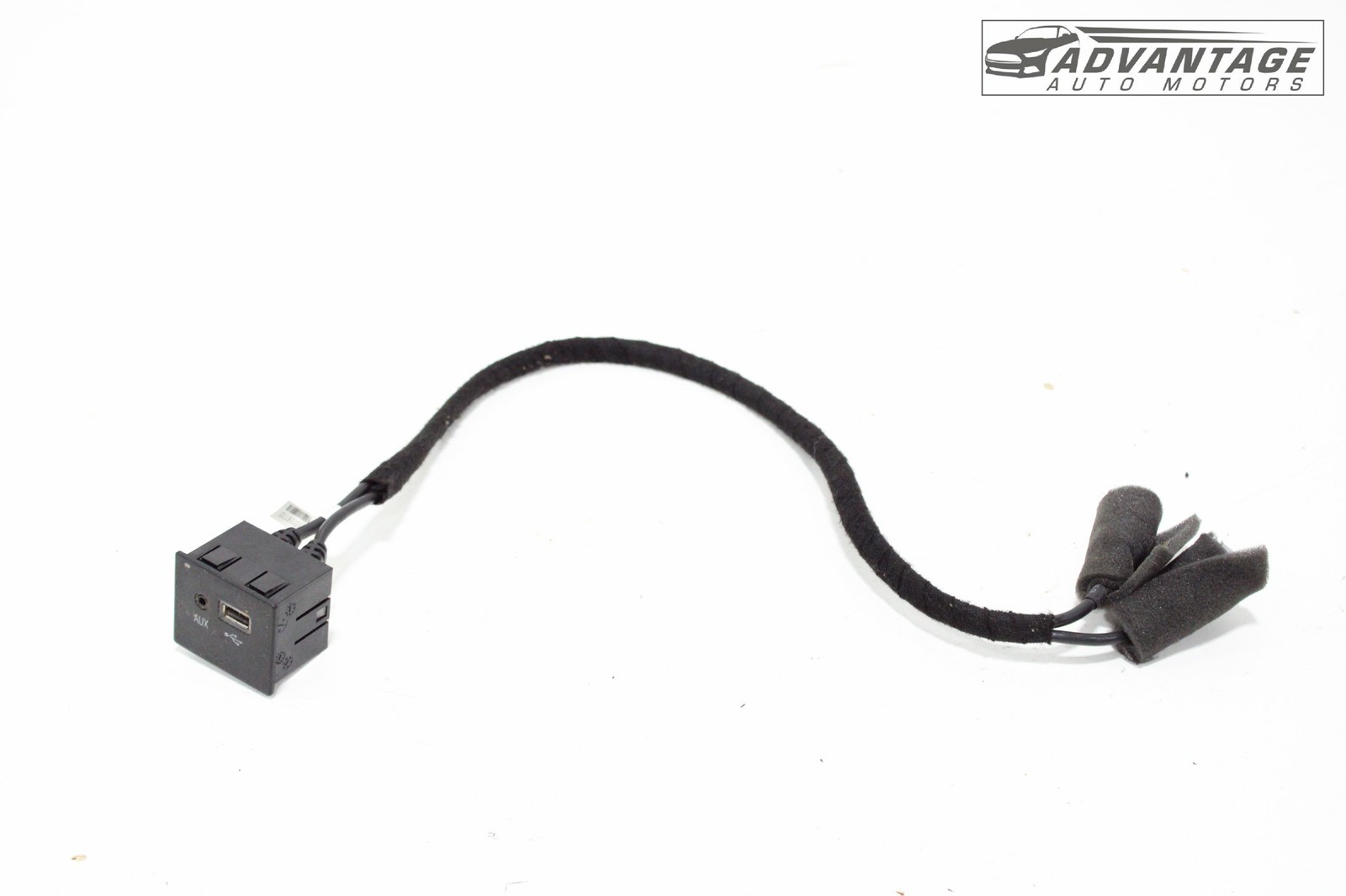 2014-2017 MASERATI QUATTROPORTE CENTER CONSOLE USB AUX CHARGING MEDIA PORT OEM