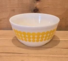 Pyrex Yellow Polka Dot # 402 Mixing/Nesting Bowl. No Chips or Cracks.