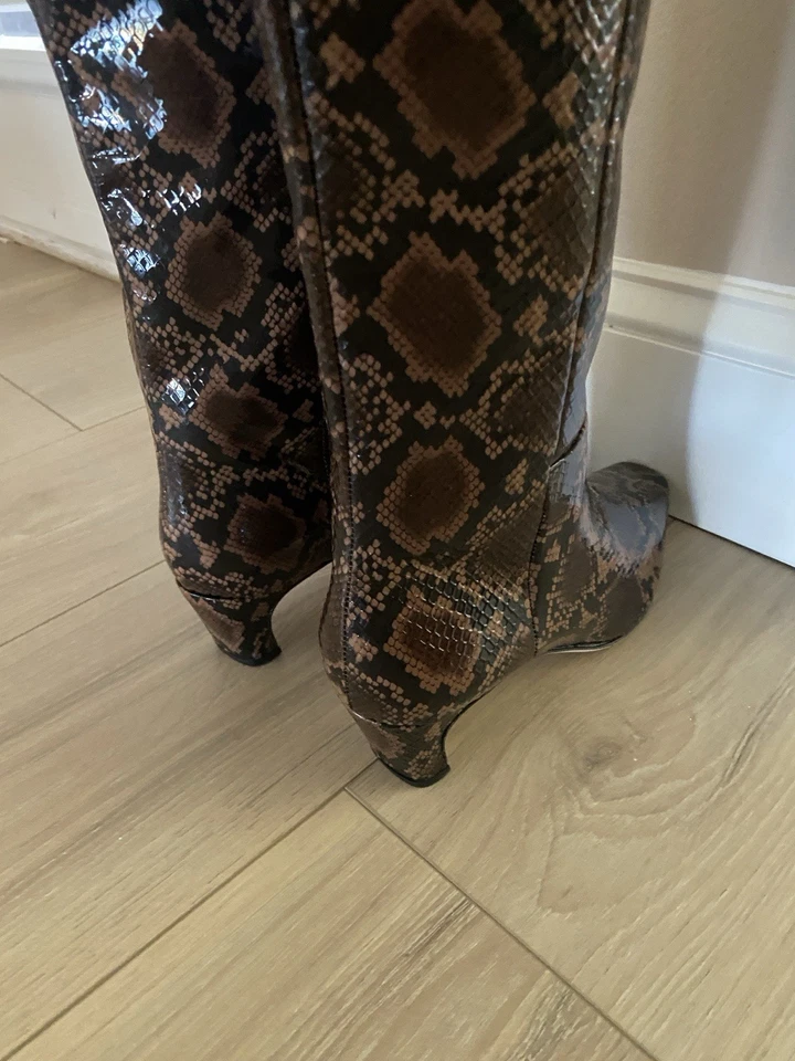 Botas de vestir Antonio Melani SNAKE charol altas de pantorrilla ancha talla 7,5 nuevas con etiquetas Foto 4 de 4