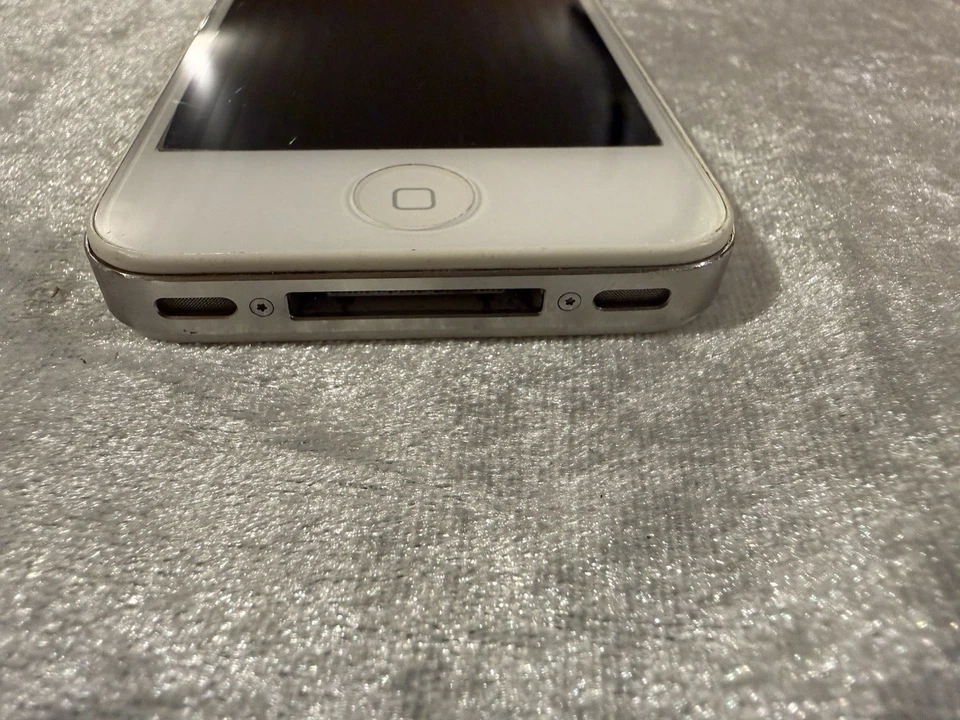 Apple iPhone 4s - 32GB - Weiß (Ohne Simlock) A1387 (CDMA + GSM) - Bild 4 von 4