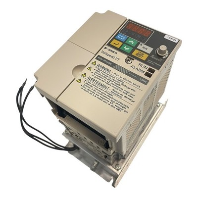 Omron Frequenzumrichter 3,7kVA 380V Varispeed V7 CIMR-V7AZ41P5 Industrie Einsatz