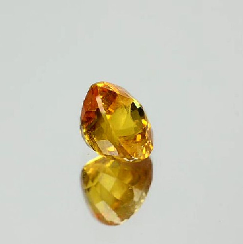 1,07 ct natürlicher Birnenschliff AAA goldgelb VVS1 Saphir (Sri Lanka) - Bild 7 von 8