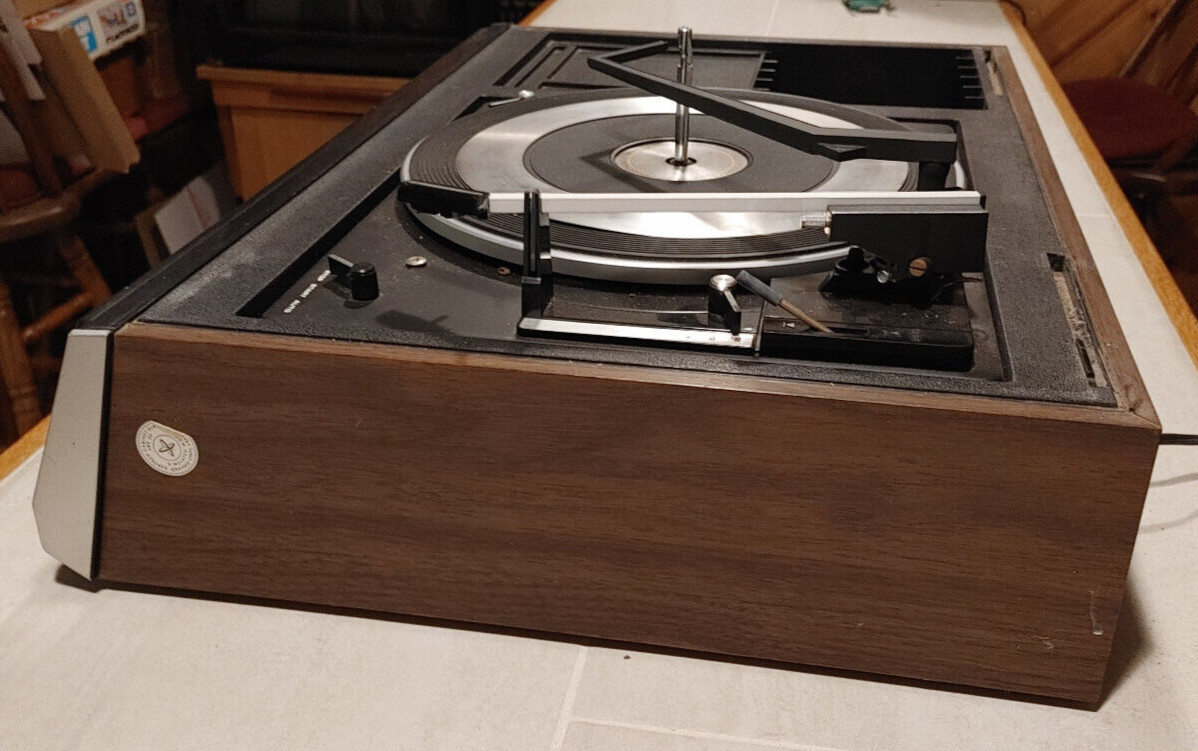 Vintage Sears AM/FM Stereo System Record Player, w/ AUX & non-working 8 ...