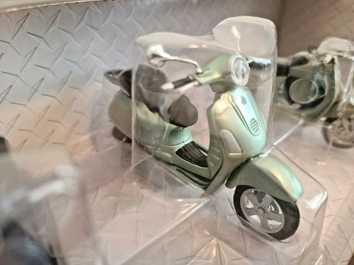 Maisto Vespa 1:18 Motorcycle Collection Rare Set Diecast Kid Connection - Picture 4 of 11