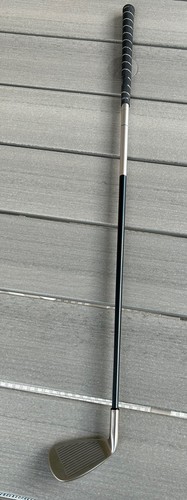 Nancy Lopez Golf Club Ashley Wide U.C. Sole Graphite RH Womens Lady Petit 8 Iron - Picture 8 of 9