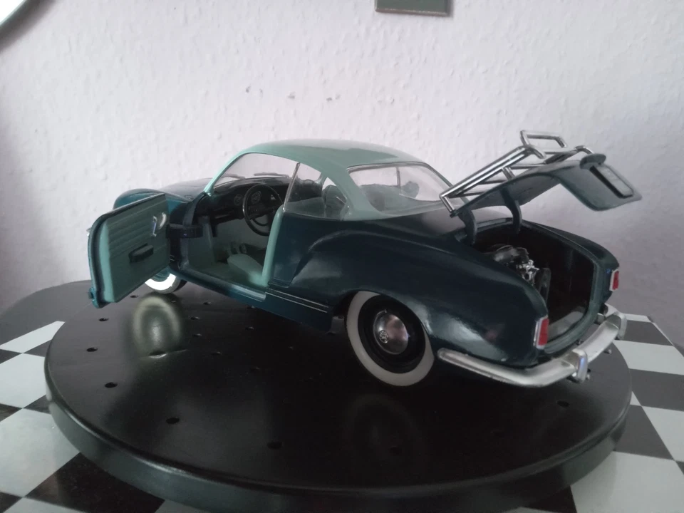 Solido Modellauto 1:18, VW Karmann Ghia blau, gut erhalten - Bild 3 von 4