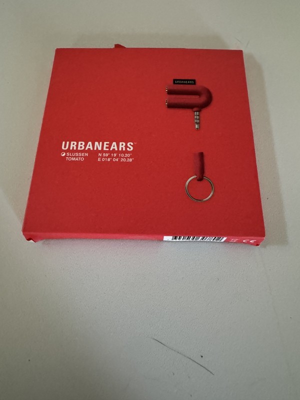 Urbanears Slussen Adapter/Splitter/Connector 3.5mm Audio Jack - new open box