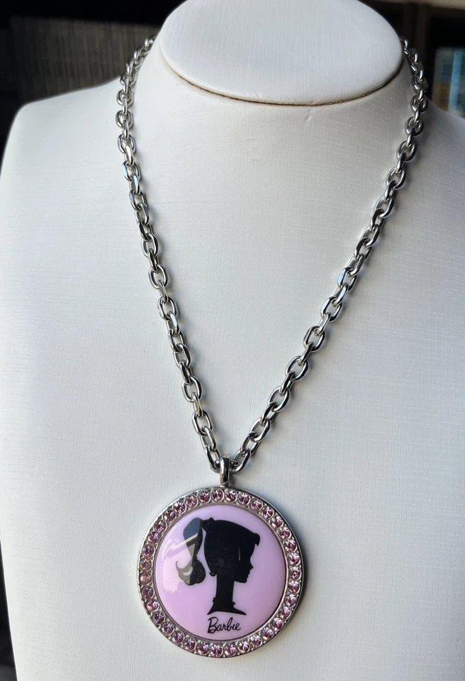 Collar Colgante Vintage Tarina Tarantino Rosa Cola de Caballo Barbie Silueta Y2K Foto 2 de 4