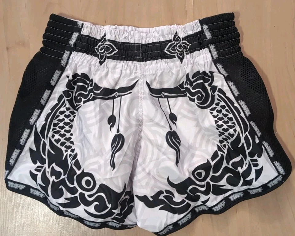 Pantalones Cortos de Boxeo TUFF Muay Thai The Great Hongsa Blanco Mediano Foto 4 de 4
