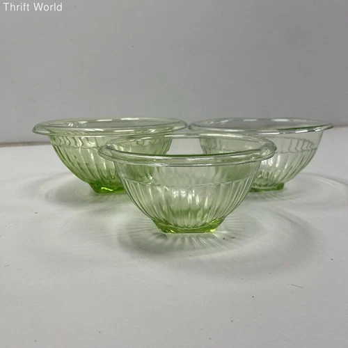 Jeannette Glass 3pc Swirl Nesting Bowls Set Uranium Green Depression Era
