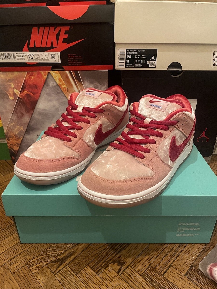 Size 9.5 - Nike Dunk Low SB x StrangeLove Valentines Day Size 9.5 - Nike Dunk Low SB x StrangeLove Valentines Day