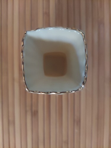 Vintage BELLEEK 3.75" tall With Green Accent & Gold Trim VASE (1965-1980) - Picture 12 of 22