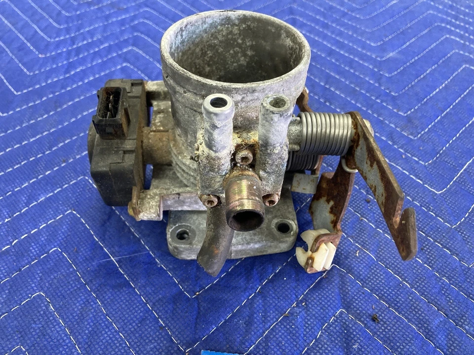 BMW 318i 325i E30 1984-1991 admisión de carrocería del acelerador 1285330 OEM #2690M Foto 2 de 4