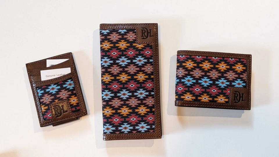 RED DIRT HAT CO RODEO, CARD CASE W-MAG CLIP AND BIFOLD THREE-WALLET BUNDLE NIB - Image 3 of 4