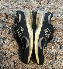 New Balance Men's Barely Worn Navy Blue
