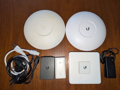 Ubiquiti UniFi 2 UAP AC Pro Wireless Access Points+Security Gateway POE Injector