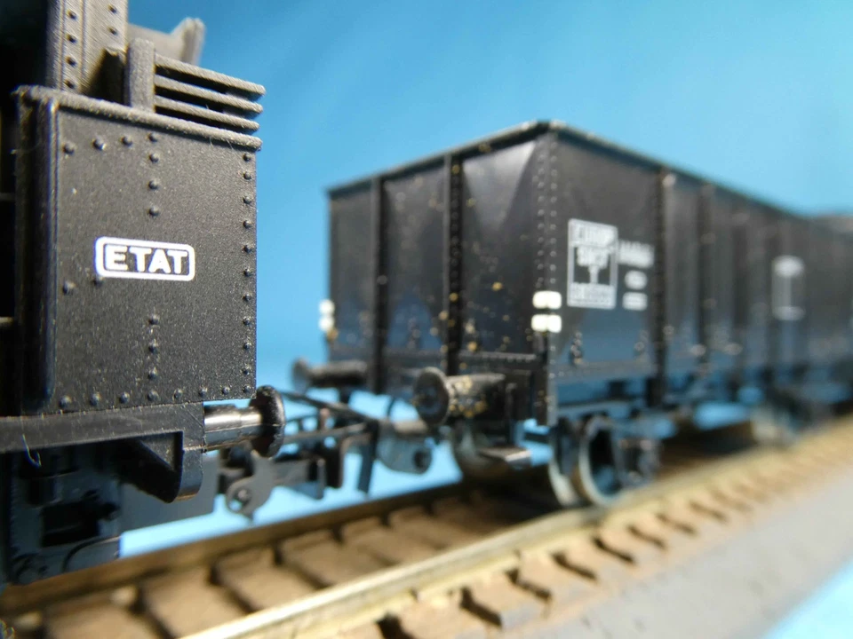 JOUEF HO 8295 ETAT TANK LOCO+2 PIKO SNCF WAGONS+JOUEF ALGECO WAGON -VINTAGE - Image 2 of 4