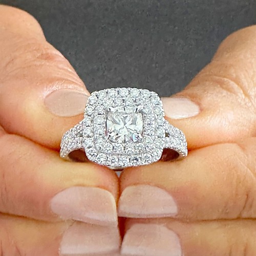 Anillo de compromiso redondo cojín de oro blanco 14k certificado IGI Halo 2.00 - Imagen 10 de 13