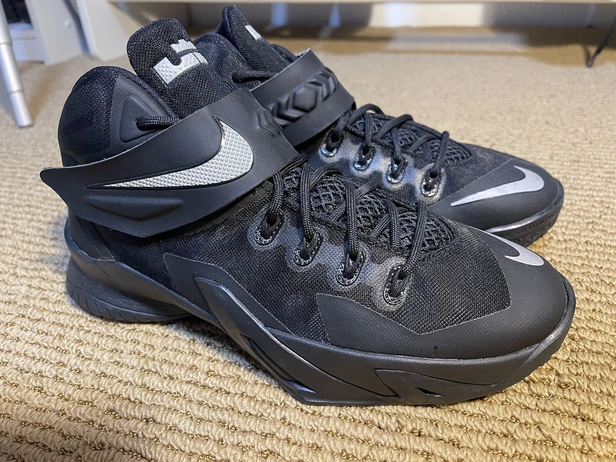 Size 6 Nike Zoom LeBron Soldier 8 Black