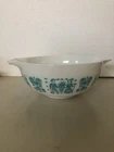 Vintage Pyrex Butter print Cinderella Bowl #443 2.5qt.