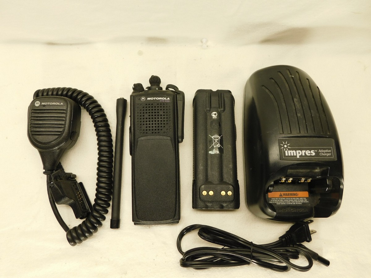 モトローラ xts 5000 実物　Motorola MOTOROLA XTS5000 700 800 MHz P25 Digital Police Fire RADIO