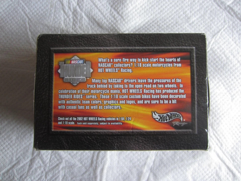 2002 Mattel Hot Wheels Racing NASCAR Thunder Rides M&Ms NIP - Image 3 of 3