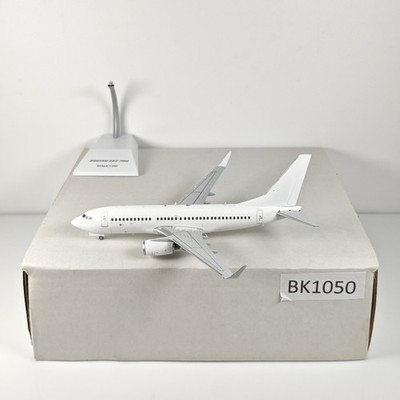 JC Wings BK1050 1:200 B737-700 White Box Blank Alloy Aircraft Model