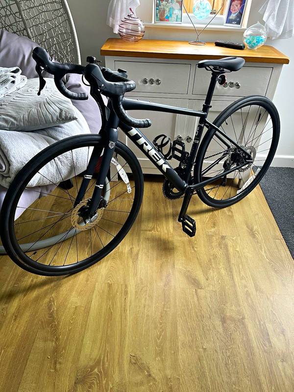 Trek Domane 49cm Black Road Bike 700C Mechanical Disc Drop Bars Bottle Cage