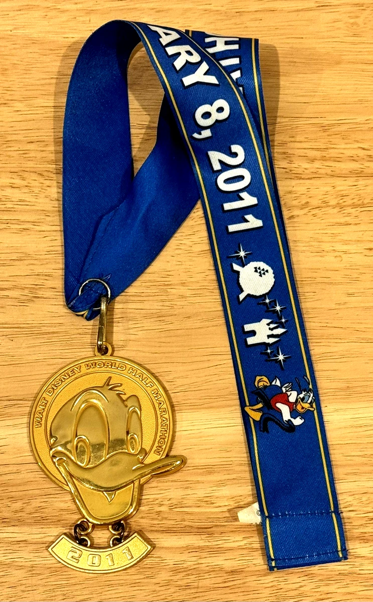 25+ Disney Marathon Medal Walt World Patches & Pins (1968-Now) for