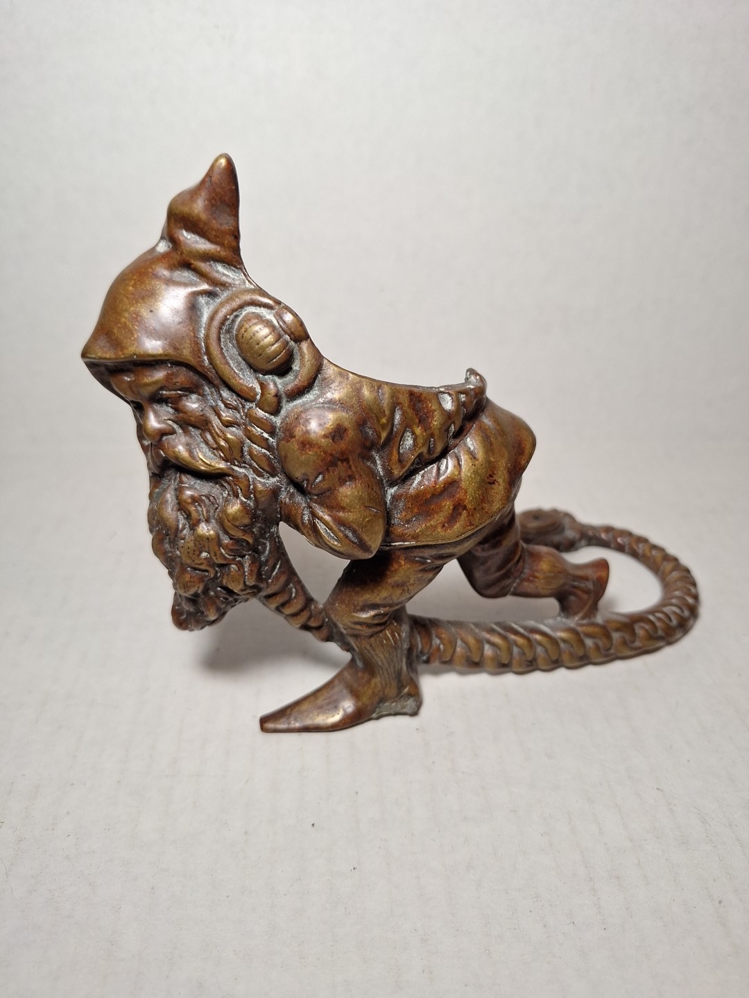 Различный антиквариат Antique Brass Gnome Pocket