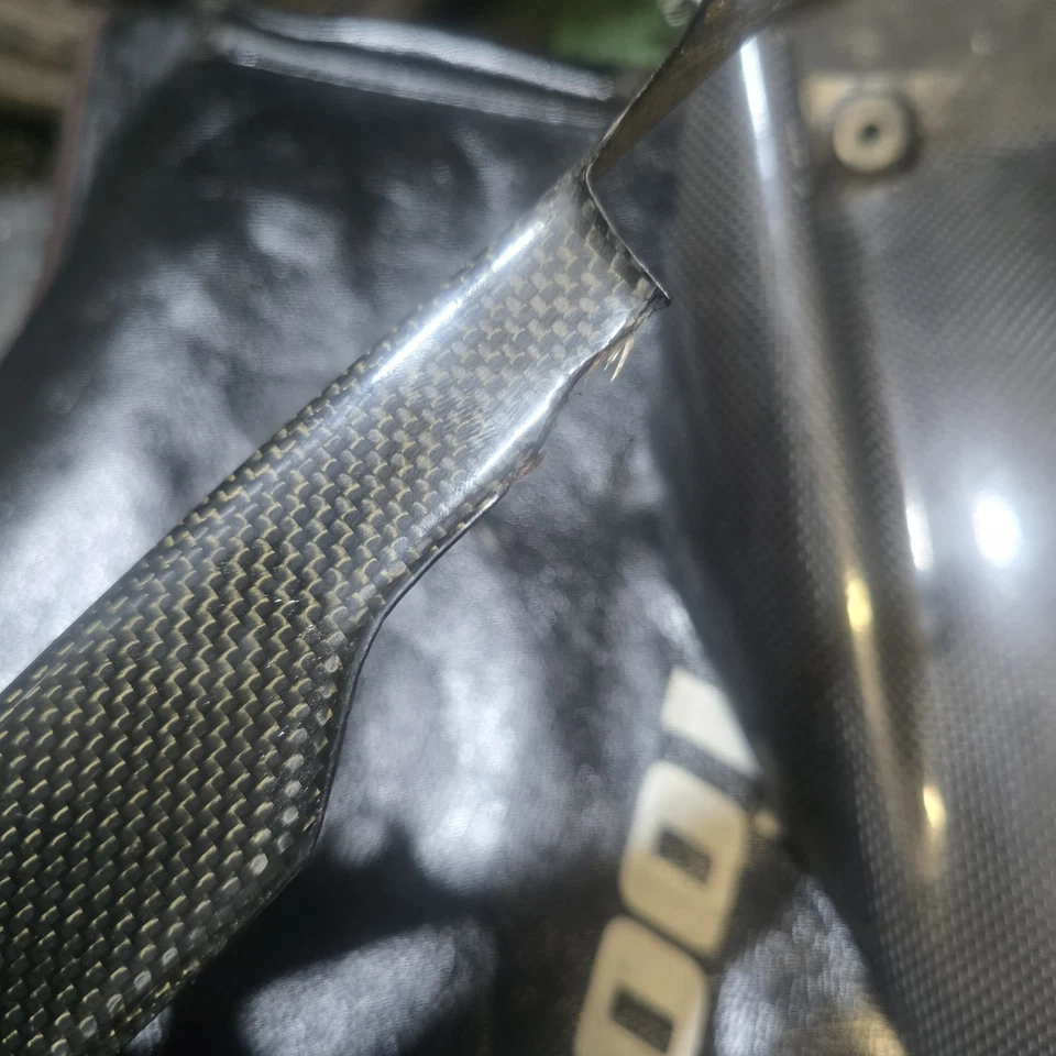 2012 Aprilia RSV4 1000 Carbon Tyre Hugger Chain Guard - image 4 of 4